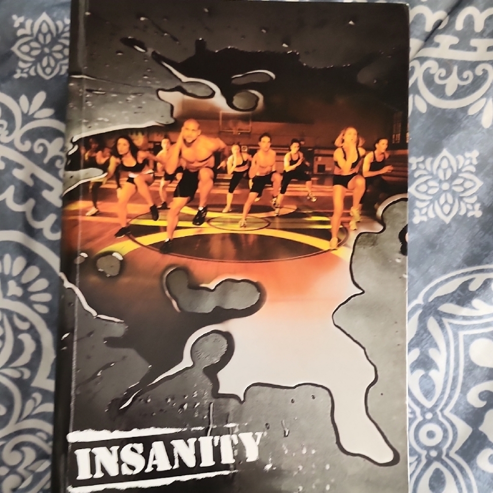 Classic Beachbody Insanity Fitness DVD Set - Black and White